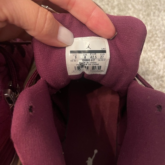 Air Jordan 12 Retro "Bordeaux" sneakers - Suede High-Top - Picture 6 of 6